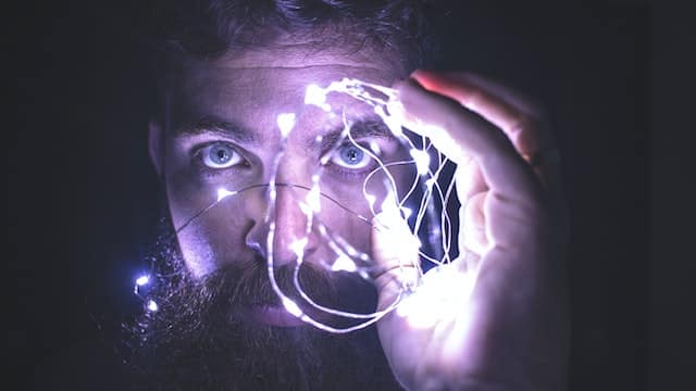 Wat gebeurt er met je brein tijdens het aanmaken van dopamine