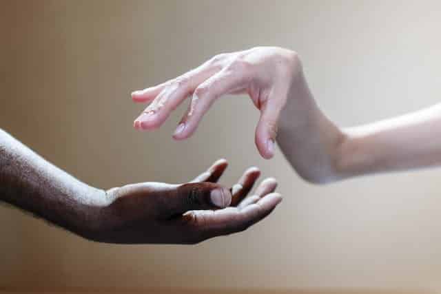 De neurologie van nagelbijten: hoe doorbreek je deze gewoonte? De neurologie van nagelbijten: hoe doorbreek je deze gewoonte?