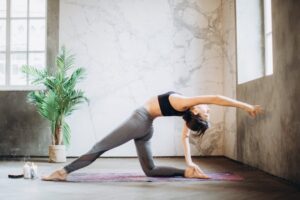 yoga oefeningen stress sportschool in maastricht