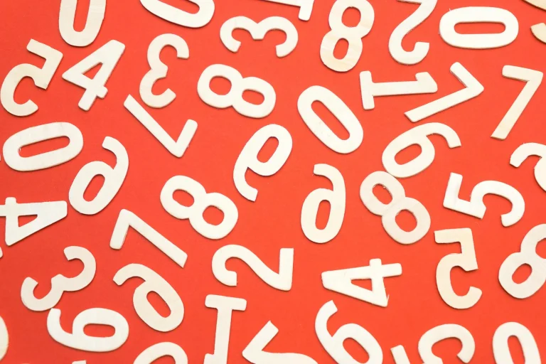 Wat is een getallen symboloog en wat doet zo iemand?